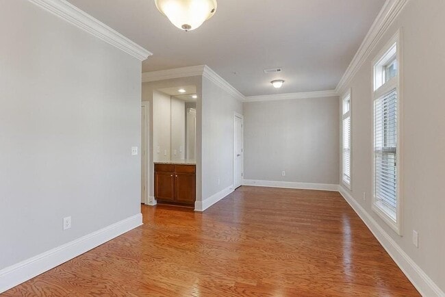 Building Photo - 210 Le Gran Cove NE