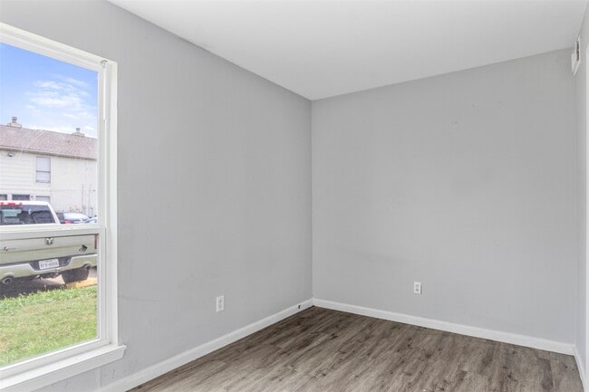 Building Photo - 8713 Village of Fondren Dr