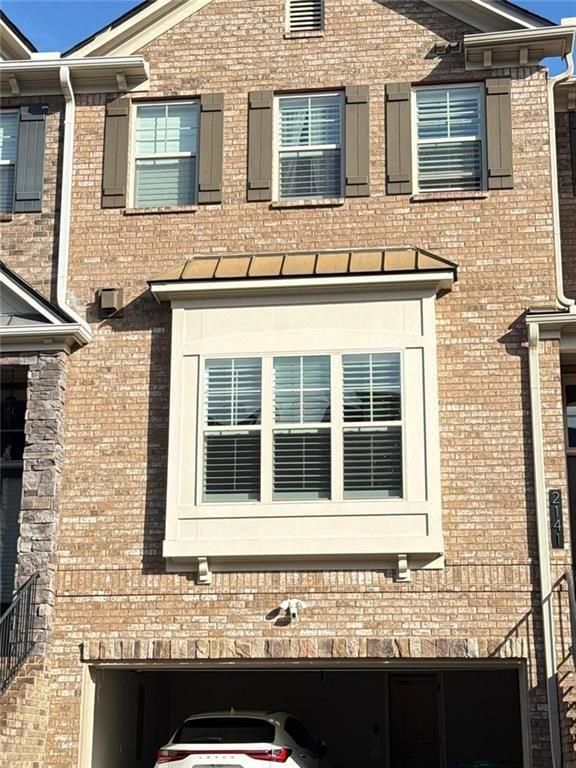 Building Photo - 2141 Coventry Dr