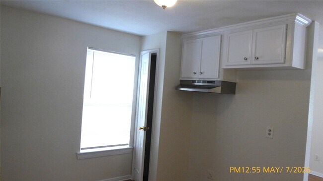 Building Photo - 2308 Stevens St