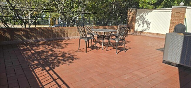 Building Photo - 7021 Haycock Rd