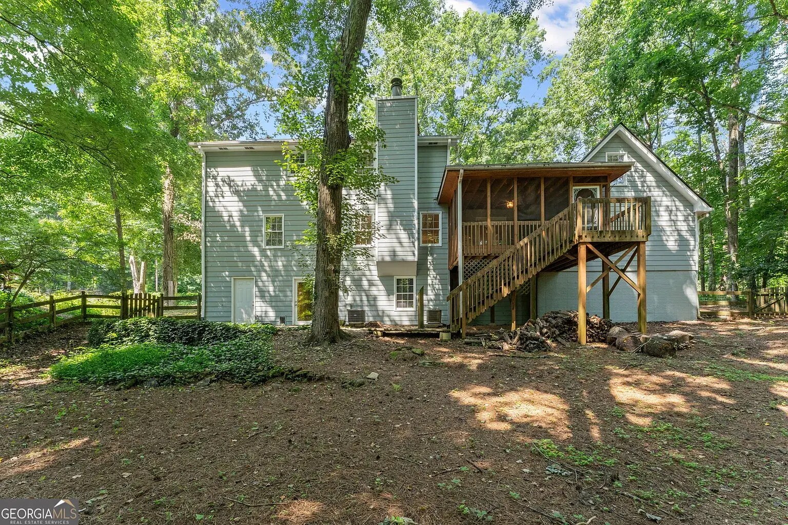 Building Photo - 220 Hollyridge Dr