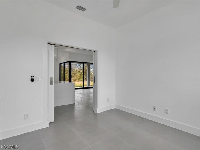 Building Photo - 6192 Kambach St