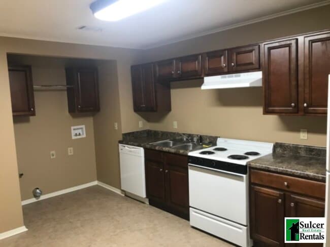 Building Photo - Dayton Duplexes