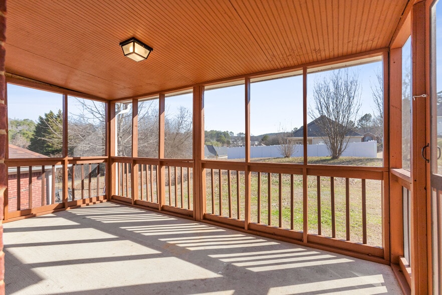 Building Photo - 5547 Matt Aaron Ln