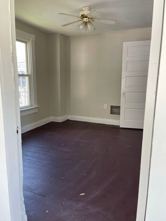 Building Photo - 112 Ridge Ave