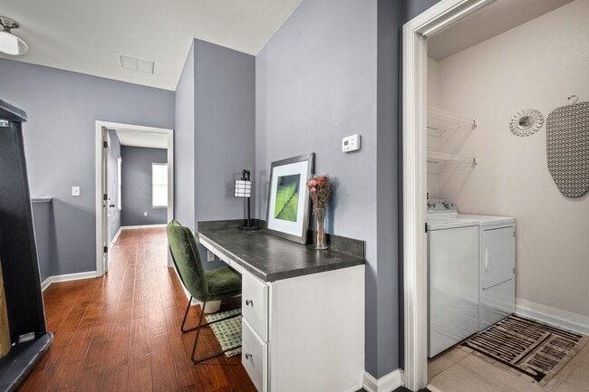 Building Photo - End unit townhome in The Cottages at Oakleaf Plantation