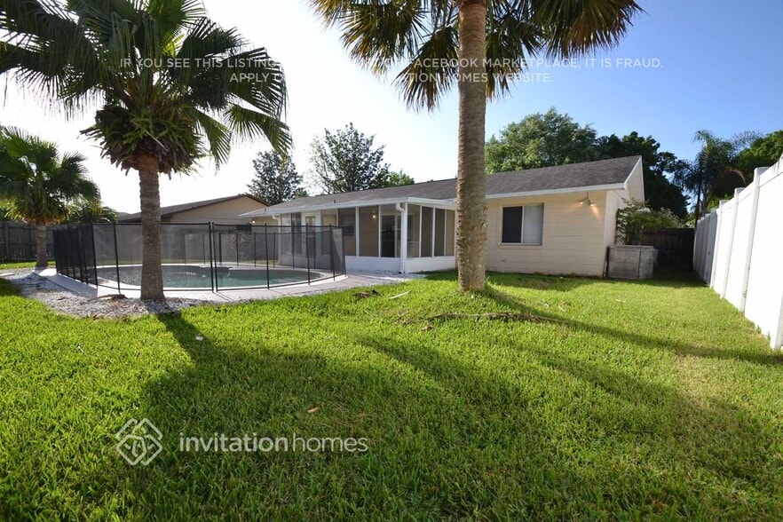 Building Photo - 8643 Tarragon Dr