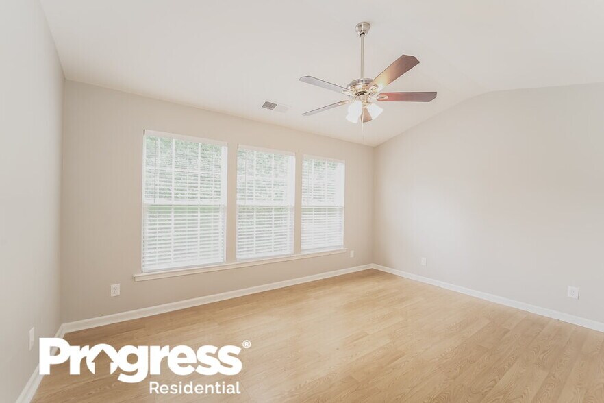Building Photo - 10212 Roundleaf Dr