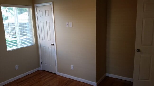 Building Photo - Charming Updated Rancher in the Heart of C...