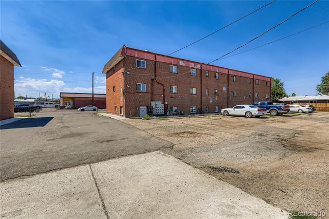 Building Photo - 1080 S Eliot St