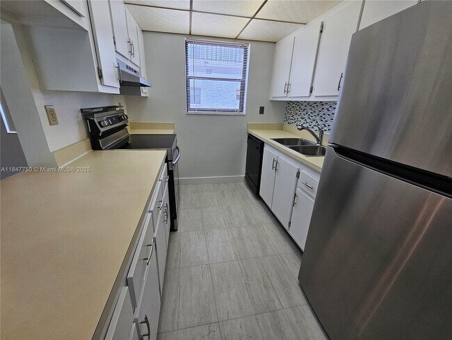 Building Photo - Cozy One Bedroom Condo close to Golf Course