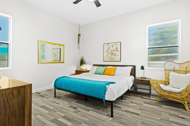 Building Photo - 2420 Valentine St