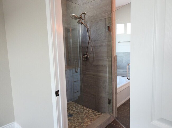 Building Photo - 400 Pitaya Ln