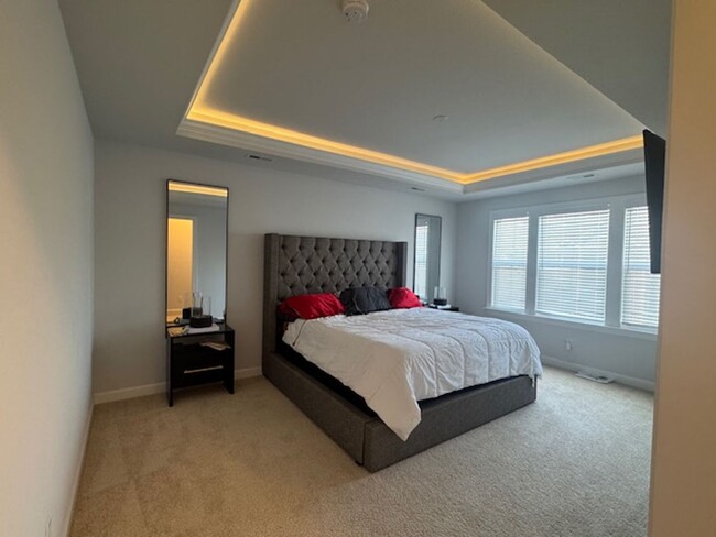Building Photo - Immaculate Four Bedroom Home in Joliff Lan...