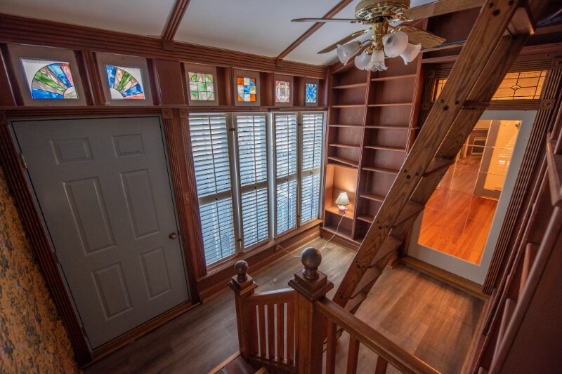 Building Photo - 209 W 1st St