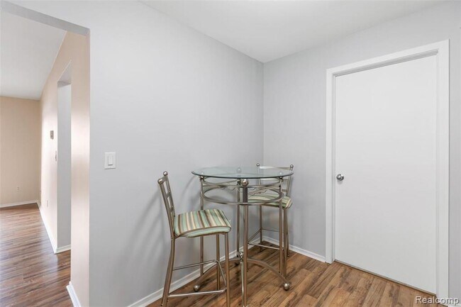 Building Photo - 2620 Greenstone Blvd