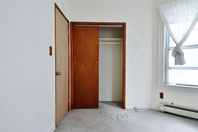 Building Photo - 38 E 41st St
