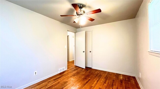 Building Photo - 6036 Tam O Shanter Dr