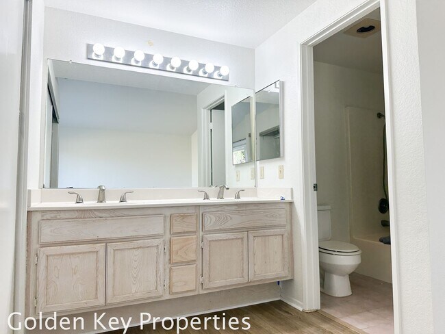Building Photo - Single level 3BR/2BA home in Rancho Del Oro!