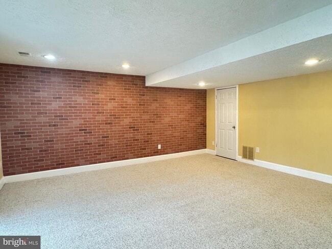 Building Photo - 11720 Stonegate Ln