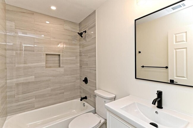 Building Photo - 1606 Normeadows Cir