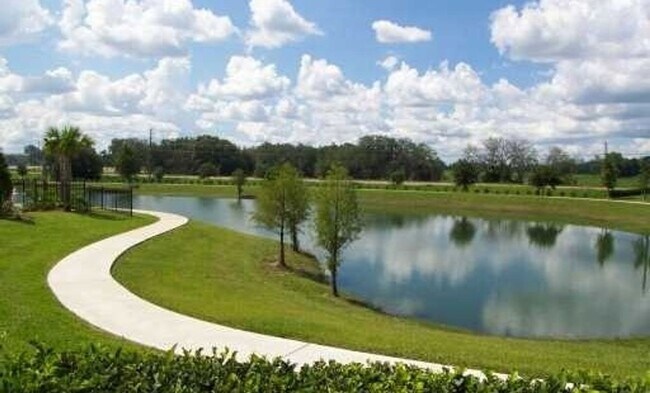 Building Photo - THREE BEDROOM CONDO AVAIILABLE IN BELMONT