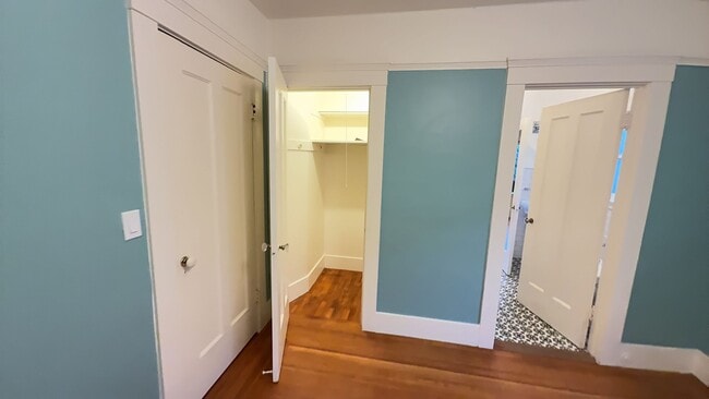 Building Photo - EPIC REA: Beautiful 2 Bed/2 Bath In the Heart of West Berkeley’s Poet’s Corner.
