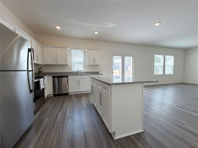 Building Photo - 199 Champions Blvd