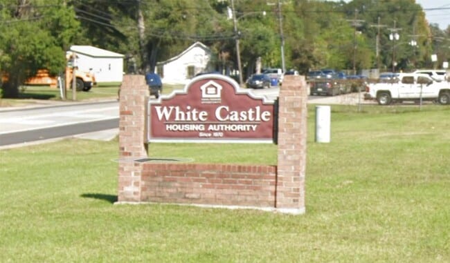 Building Photo - 33095 Bowie St