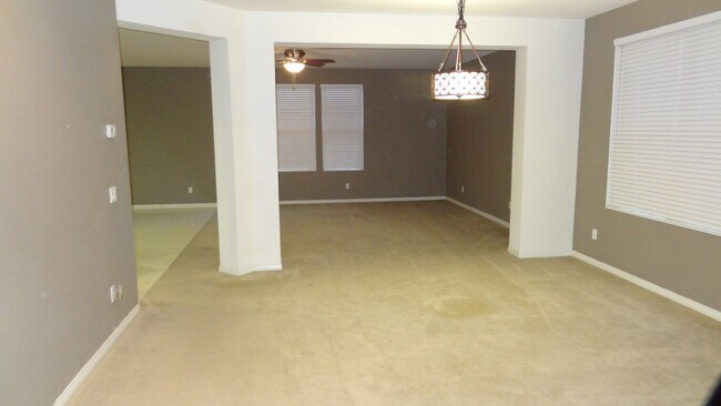 Building Photo - Beautiful 3 Bedroom / 2.5 Bathroom Perris Home with a Dream Kitchen