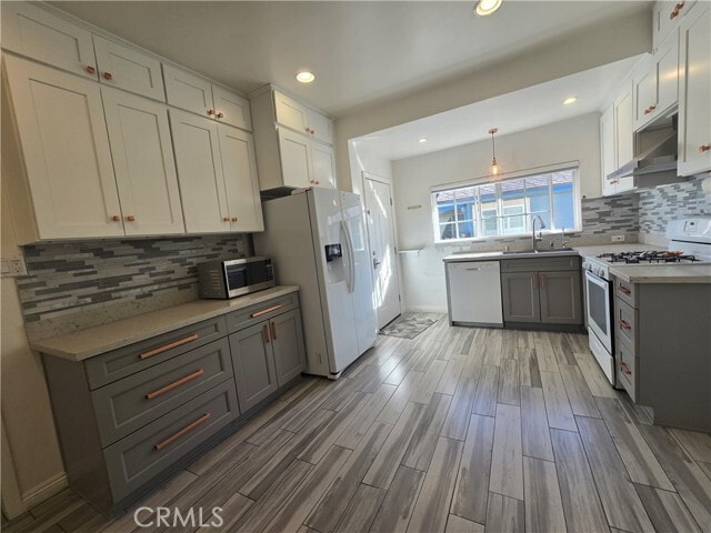 Building Photo - 396 N Mentor Ave