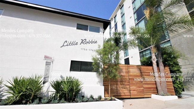 Building Photo - 1762 Robinson Ave