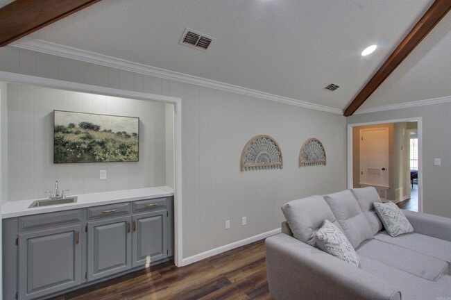 Building Photo - 3516 Skyline Blvd