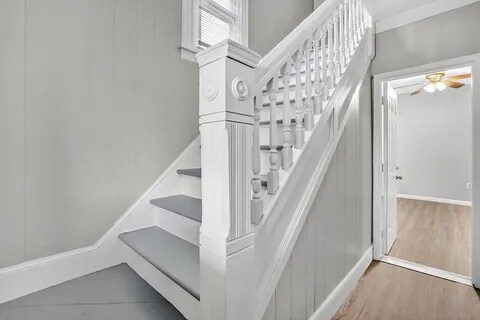 Building Photo - 528 Broadway St