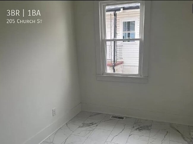 Building Photo - 205 Church St