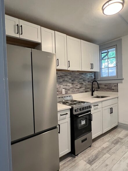 Building Photo - 669 Avenue B NW