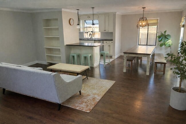 Building Photo - 1700 Cleveland Ave