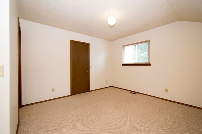 Building Photo - 2510MY