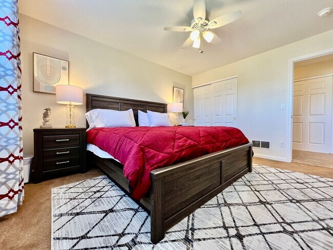 Building Photo - Large executive home in pool community Mason, Oh