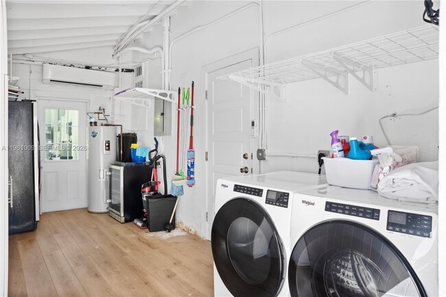 Building Photo - 253 N Coconut Ln