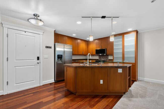 Building Photo - 2Bd/1Ba Seattle Condo