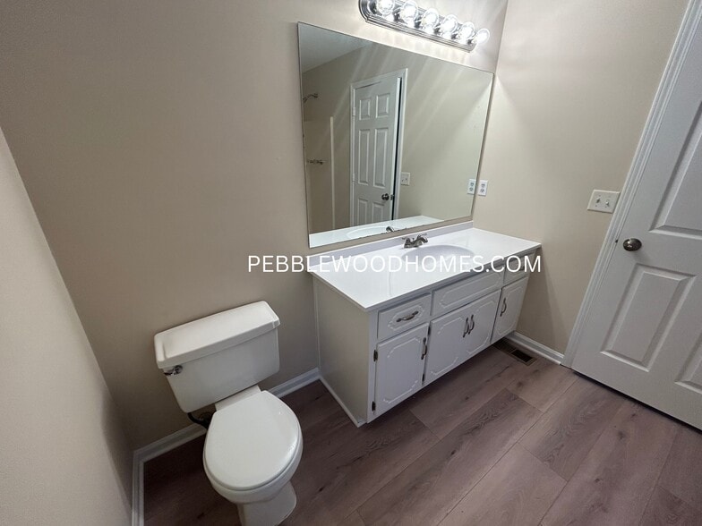 Building Photo - 2599 Candler Way SW