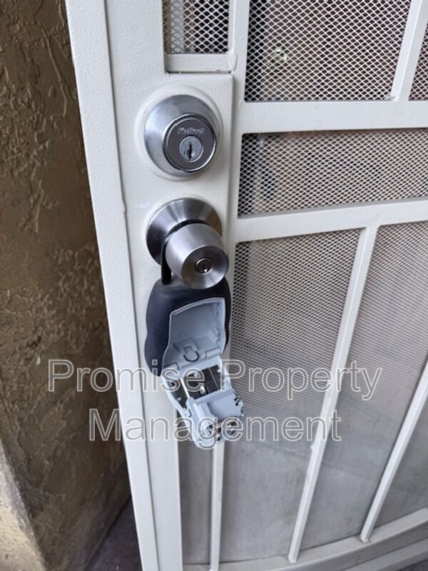 Building Photo - 1737 Bayview Heights Dr