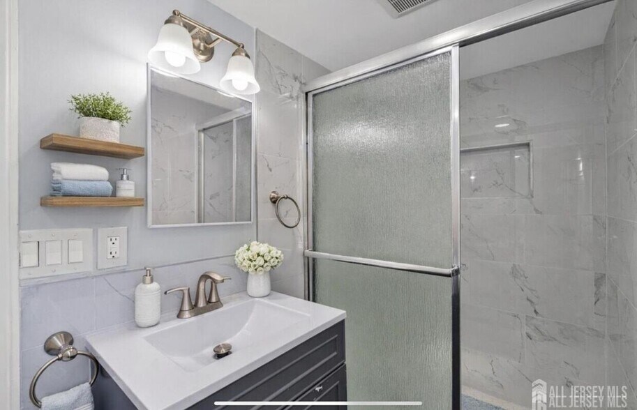 Building Photo - 29 Levinson Ave