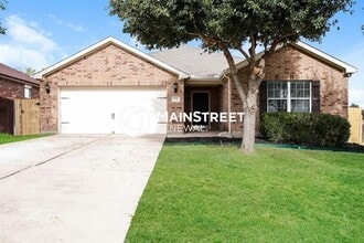 Building Photo - 4 Bedroom Pet-Friendly Home in NEWARK, TX with Main Street Renewal