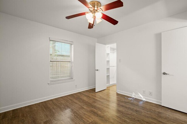 Building Photo - 2020 S Congress Ave