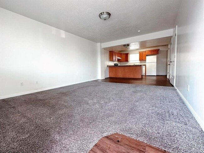 Building Photo - 2565 W 500 N