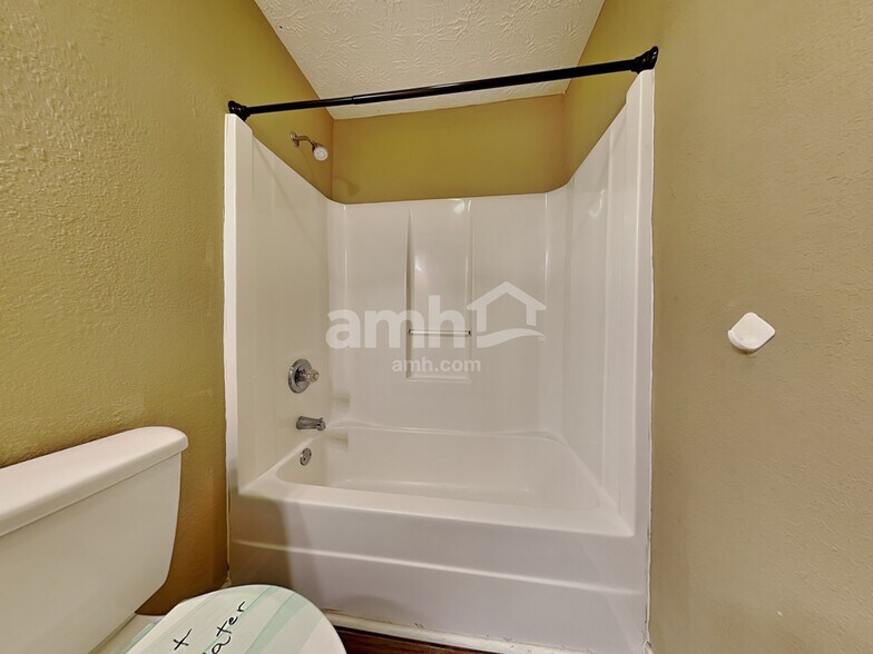 Building Photo - 1324 Hunters Way Ct