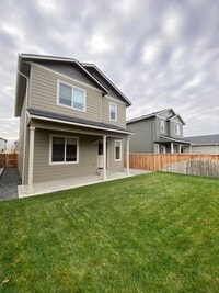Building Photo - Beautiful 3 Bedroom 2.5  Bathroom Townhome w/ 2-car Garage - in the Eastmont School District!